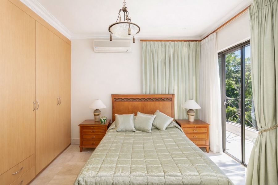 5 Bedroom Property for Sale in Caribbean Beach Club North West